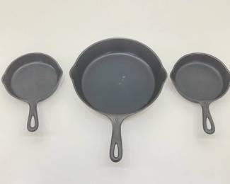 Set of 3 Cast Iron Wagner Skillets/Fry Pans