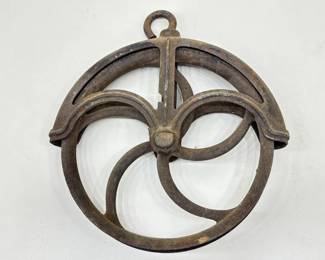 Antique 12" Cast Iron Barn/Well Pulley 