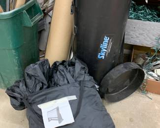 #248	skylight porjection blow up screen 	 $40.00 