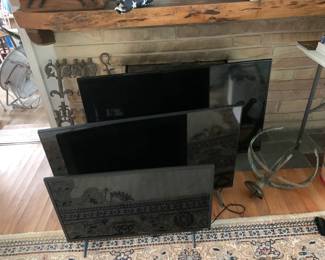 9 tvs to sale in various sizes 
