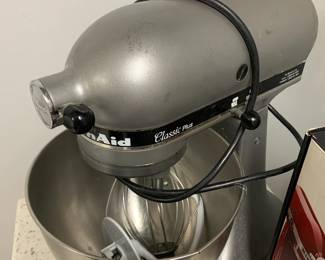 #92	Kitchenaid Stand Mixer Classic Plus 10 speed with Kitchenaid Prep/Slicer/Shredder - Works but missing the mixer attachment - has dough hook and the wire whisk	 $150.00 
