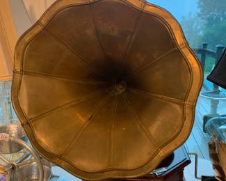 #111	Vintage His Masters Voice Victrola - Hand Crank 	 $75.00 