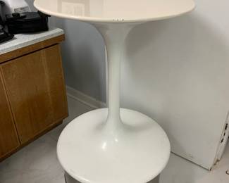 #53	White Resin Round Table w/round Base (can be attached to the silver Barrel Base for added height - 24x30-39	 $75.00 