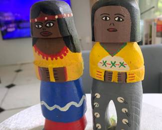#149	wood sioux  indian couple hand crafted 6.5 tall	 $40.00 