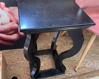 #222	black wood square end table pedistal 	 $20.00 