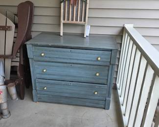 Dresser