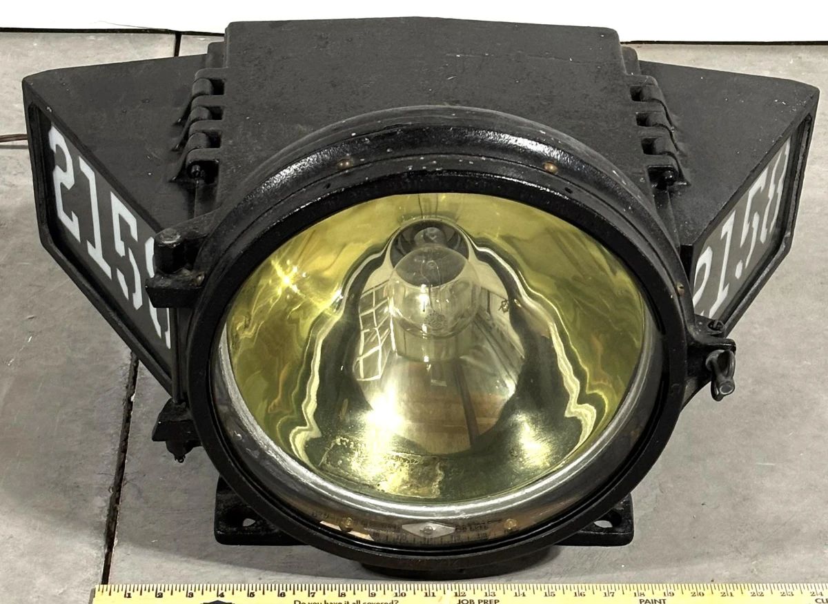 Antique Original Cast Iron Pyle National 2158 Locomotive "Winged" Yellow Glow Headlight WORKS