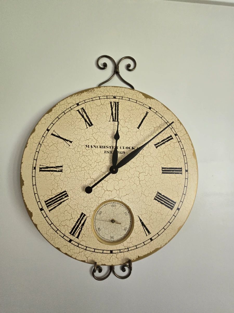 Wall clock