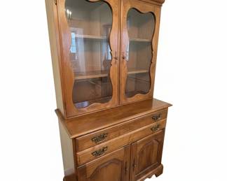 Temple Stuart Colonial  Modern Dinettes China Cabinet fourth image