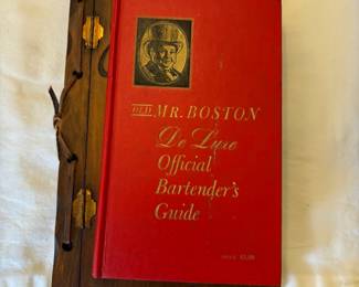 Old Mr. Boston De Luxe Official Bartenders Guide