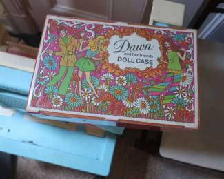 Dawn doll and clothes