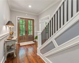 Side foyer