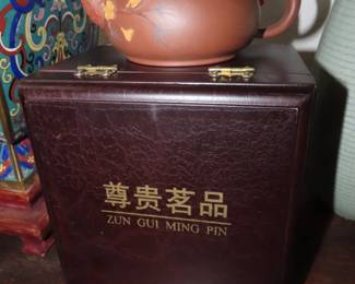 Zun Gui Ming Pin tea pot
