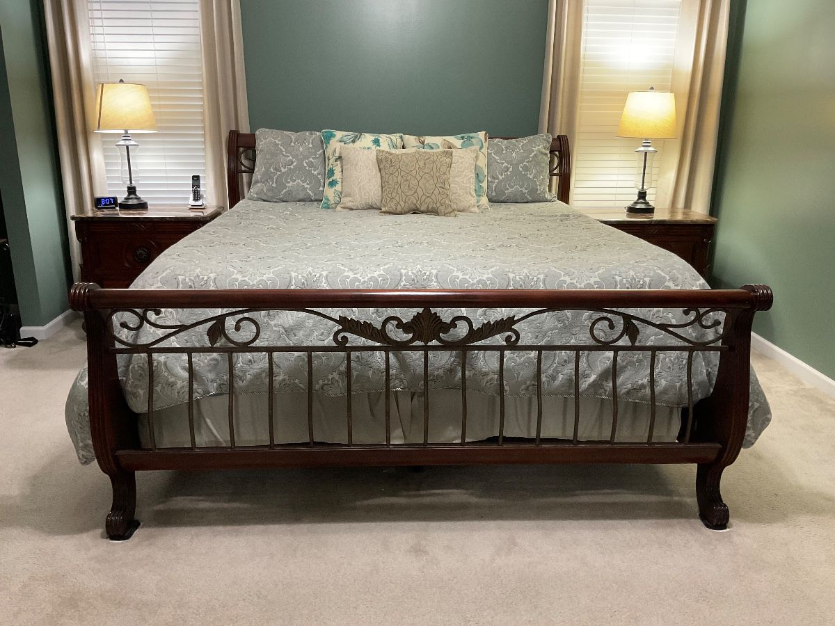 King bed with headboard, footboard, rails & slats