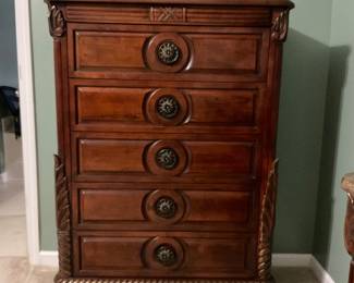 Chest of drawers