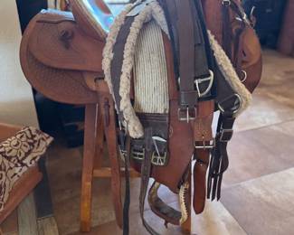 Another beautiful saddle price to sell