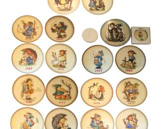 Goebel Hummel Collectors Plates w Boxes
