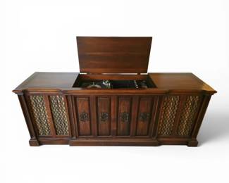 Vintage RCA Console Stereo The Meredith Model VQT84 WORKS