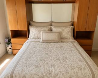Mirrorbed Estate