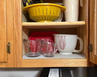 Tupperware measure cup /glass measuring cups 