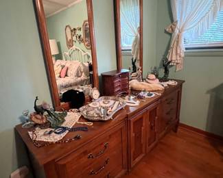 Thomasville dresser 