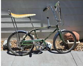 Lot #89 V1972 Schwinn Sting-Ray Fastback 5-Speed Bicycle – Campus Green Muscle Bike – Serial No. HD06457 – Vintage Original