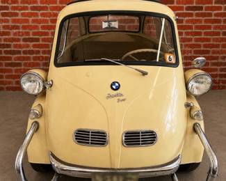 Lot #32 1958 BMW Isetta 300 Microcar – Rare BMW Bubble Car Restoration Project with Parts & Documentation - Clean Title