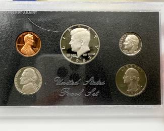 Lot #18 1983 United States Mint Proof Set – Original Government Packaging with Kennedy Half Dollar