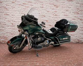 Lot #31 2000 Harley-Davidson Electra Glide Classic FLHTC – Touring Motorcycle with V-Twin Power & Full Touring Package