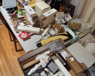 Small sample of in-box Pottery Barn dining and home decor pieces. Good quality knives.