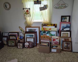 wall hangings, art, pictures