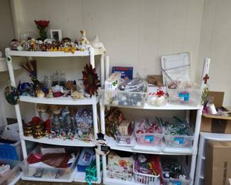 holiday decor, knick knacks