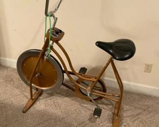 Schwinn  XR7 Excerise Bike