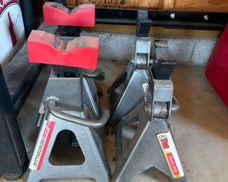 Jack stands
