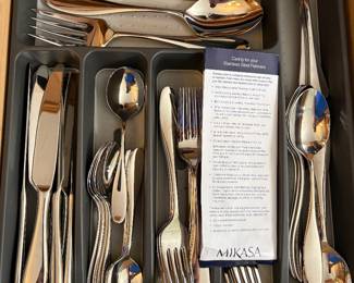 NEW Mikasa silverware set