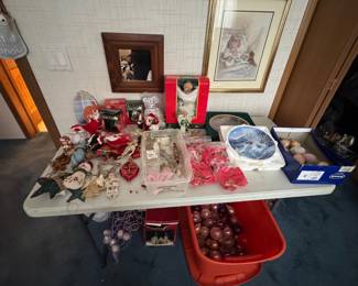 Holiday items and ornaments