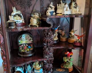 Collectible music boxes and snow globes all Vintage!