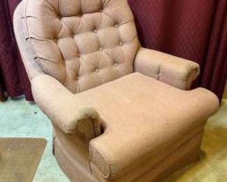 Rosy Swivel Chair