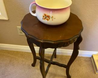 Victorian Style Parlor Side Table And Victorian Style Porcelain Chamber Pot