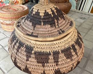 Large Handwoven Lidded Basket Beautifully handcrafted woven basket with fitted lid and sturdy handle. Perfect for storage, sewing supplies, blankets, magazines, or decorative display.