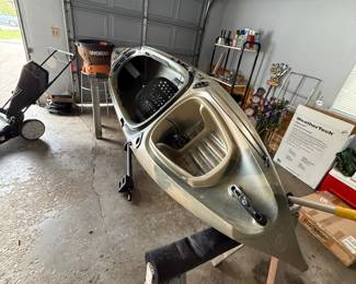 Old Town Vapor 10 Angler kayak