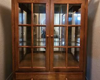 Traditional Oak Display Cabinet  China Hutch with Integrated Drawer