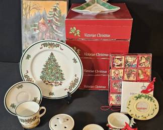 Johnson Brothers Victorian Christmas 4 Place Settings  Holiday Decor Lot