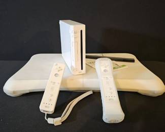 Nintendo Wii White Console Bundle Model RVL001 with Wii Fit Balance Board, Controllers,  Manuals