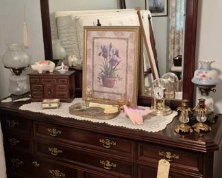 Beautiful Bassett dresser with mirror, nightstand also available