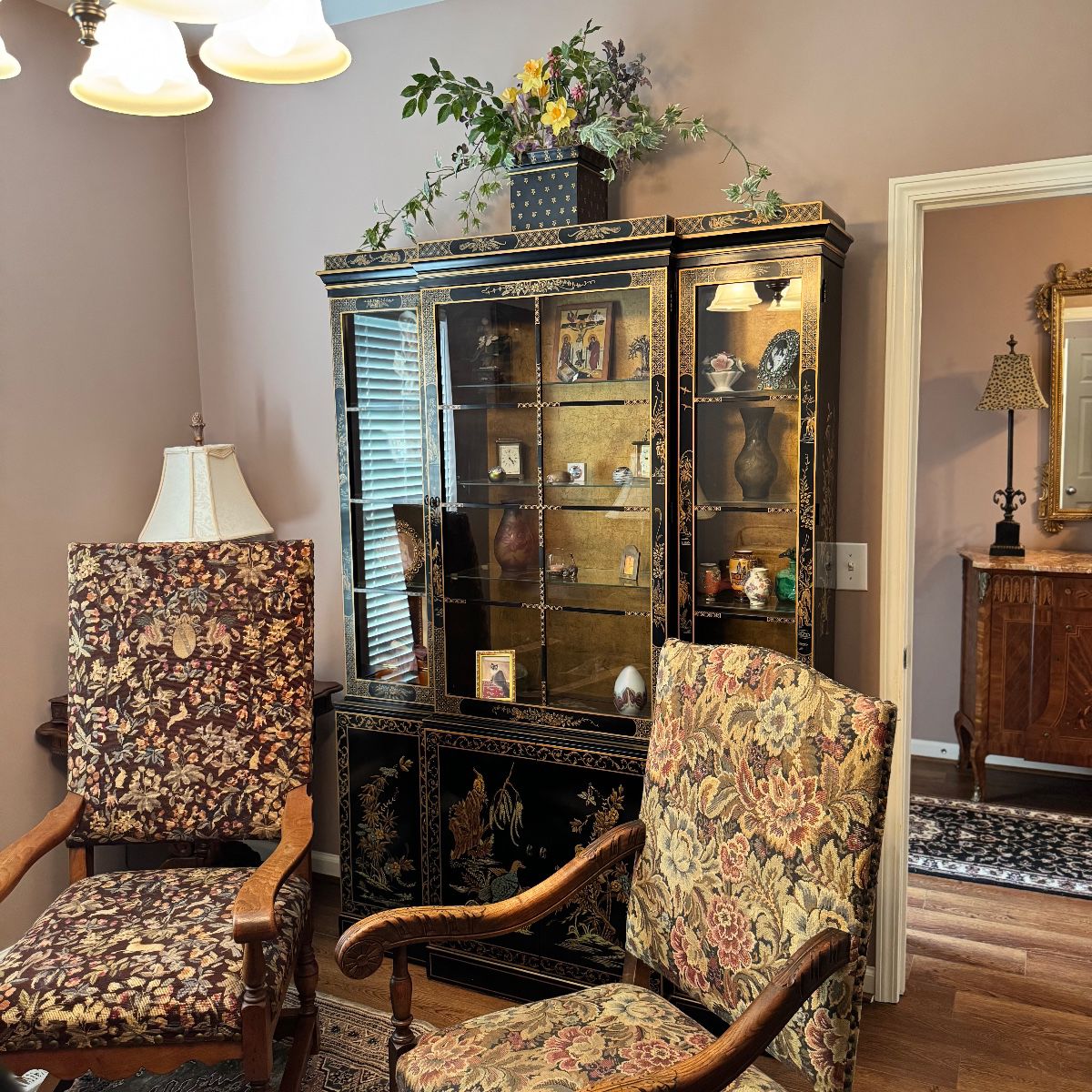 Vintage Drexel Heritage Chinoiserie display cabinet