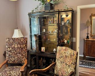 Vintage Drexel Heritage Chinoiserie display cabinet