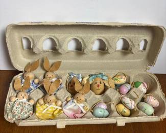 282 woodeneasterbunnyeggornamentset