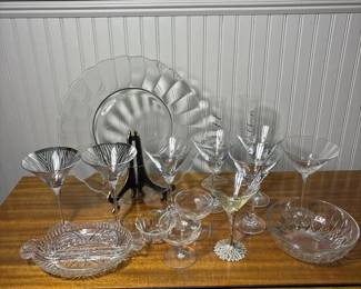 143 sixteenpiecemixedglasswarelot