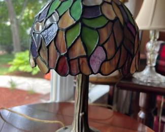 340 smalltiffanystylestainedglasstable